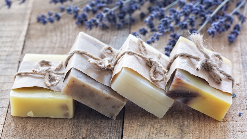 Aceite esencial de romero: como mejora la concentracion y el animo en tu espacio