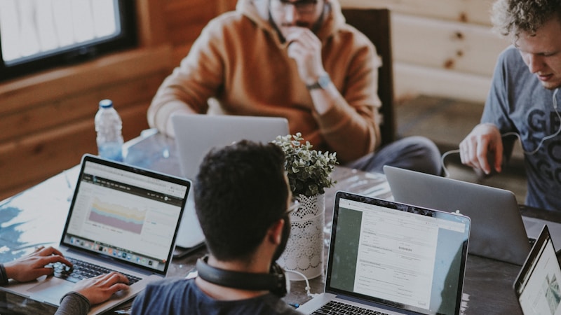 Marca blanca vs. marca propia en productos de aseo: cual conviene mas segun tu etapa